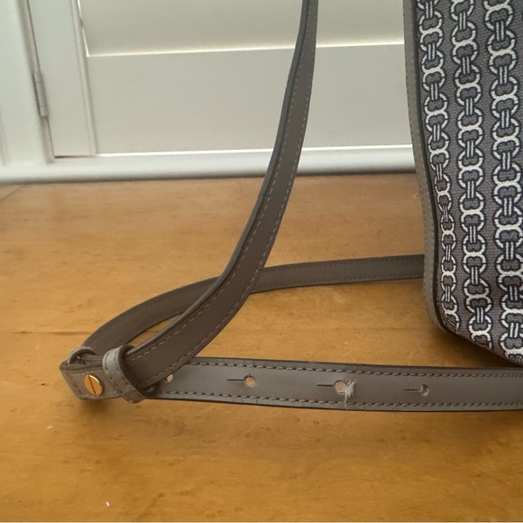 Tory Burch Gemini Tote Purse Bag Taupe/Navy with duster bag - Picture 5 of 9